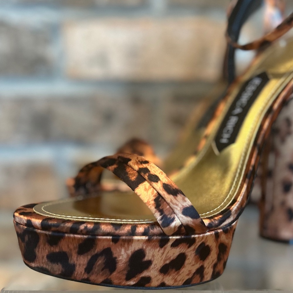 JESSICA RICH Leopard Platform Sandal - Picture 7 of 9